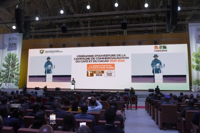 LE PRESIDENT DE LA RÉPUBLIQUE, SEM ALASSANE OUATTARA FIXE LE PRIX D’ACHAT BORD CHAMP DU CACAO À 2800 FCFA LE KG POUR LA CAMPAGNE DE COMMERCIALISATION 2025-2026